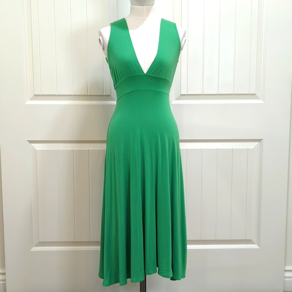 DZ Daren Z Green Plunging V Neck Sleeveless Dress